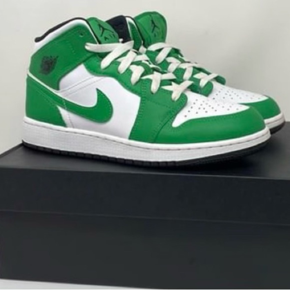 Jordan 1 Lucky Greens Size 6.5 - Picture 3 of 6